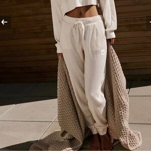 ALO Yoga Cream Ribbed Pants